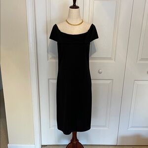 Tailor B. Moss Classic Black Midi Dress